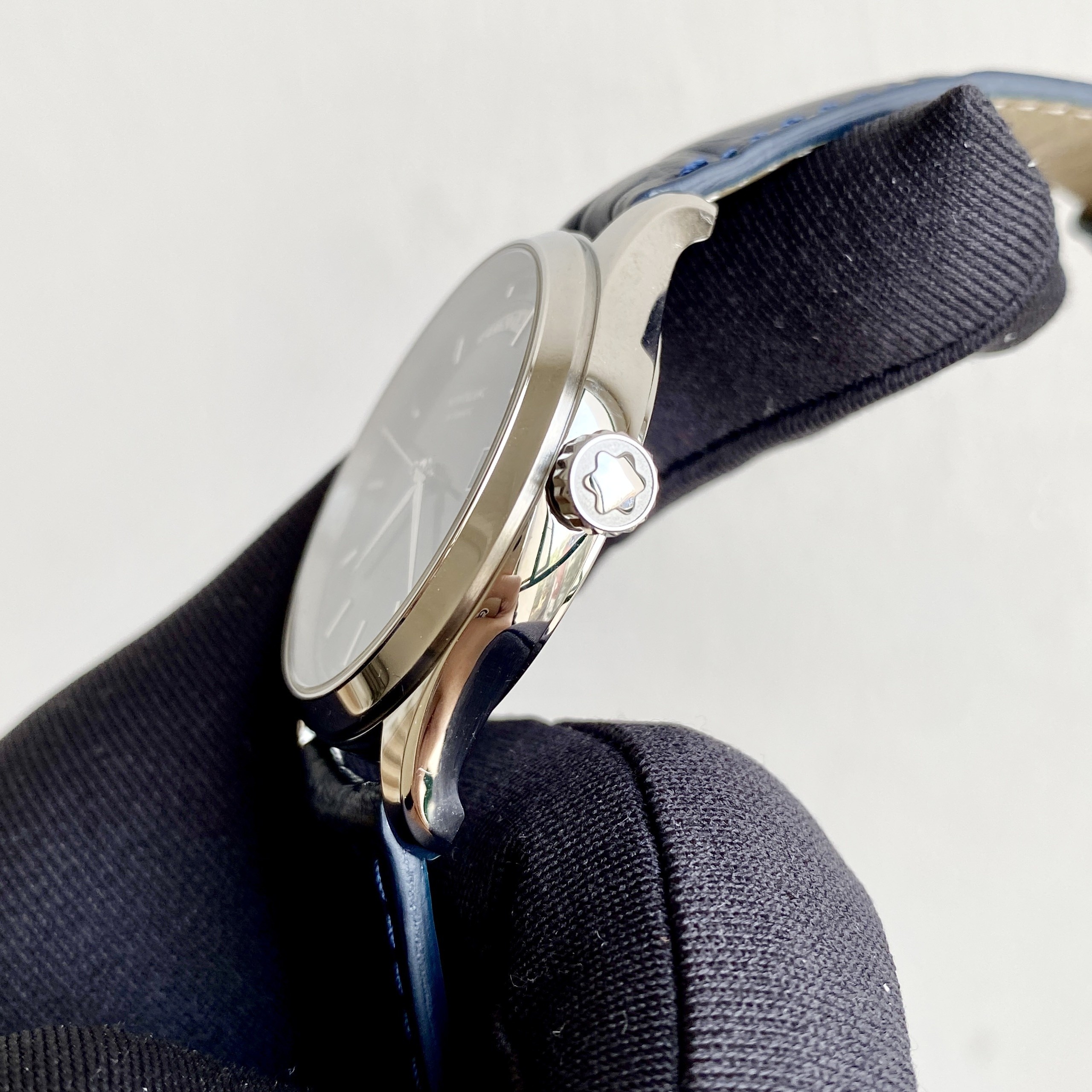 Montblanc Heritage Automatic Blue Dial 118225 day date 